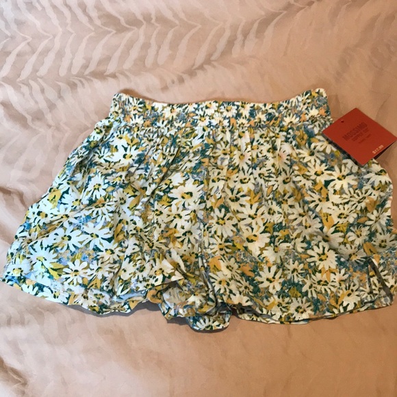 Mossiso flowy floral shorts - Picture 1 of 2